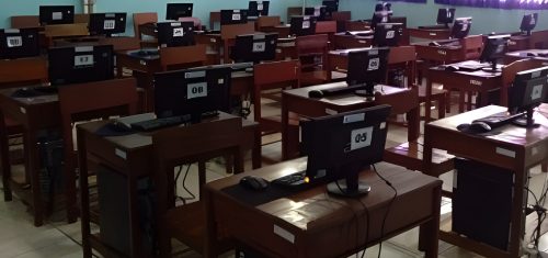 smk pelayaran kupang - lab komputer
